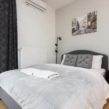 Apartments Nearto Main Railway Station-3